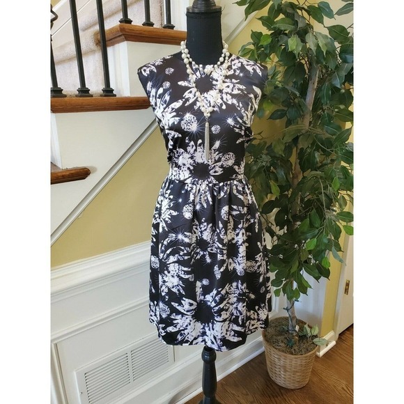 Joe Fresh 12 Floral Fit & Flare Dress - Picture 1 of 9